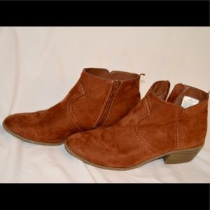 Western Style Suede Auburn Booties